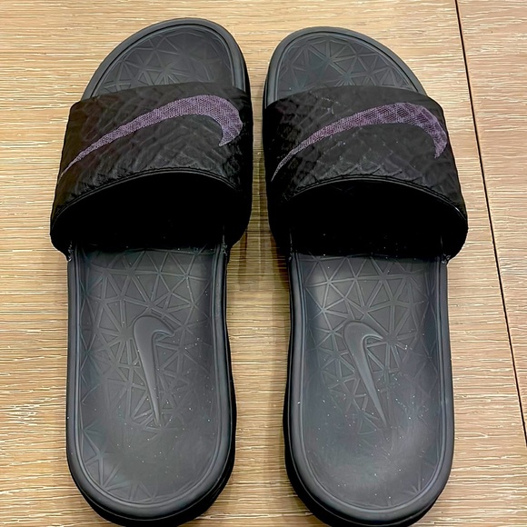 Nike skip ons size 13 - Picture 1 of 2